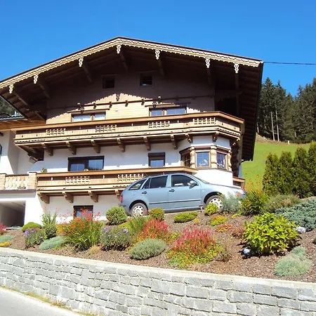 Haus Eben Apartment *